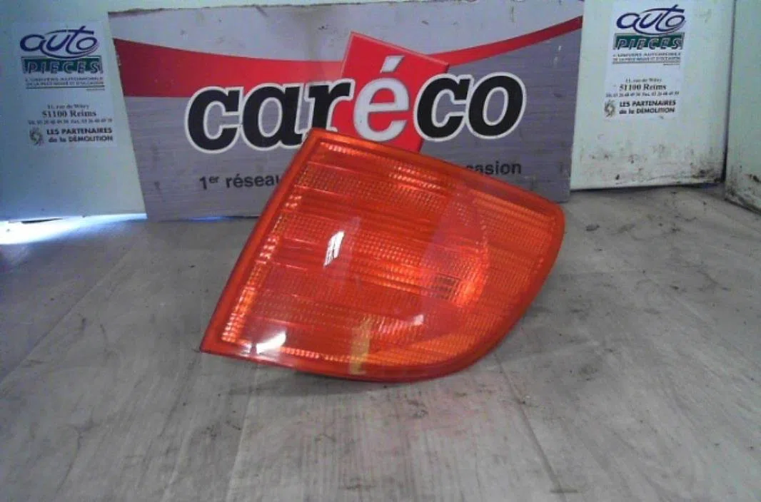 Clignotant gauche Mercedes-benz VITO Camionnette (W638) 110 d 2.3 (638.074, 638.078) (1997-2003) occasion — photo 2
