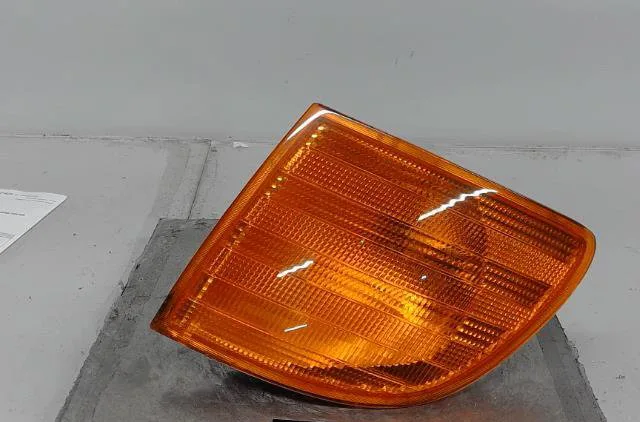 Clignotant gauche Mercedes-benz VITO Camionnette (W638) 112 cdi 2.2 (638.094) (1999-2003) occasion
