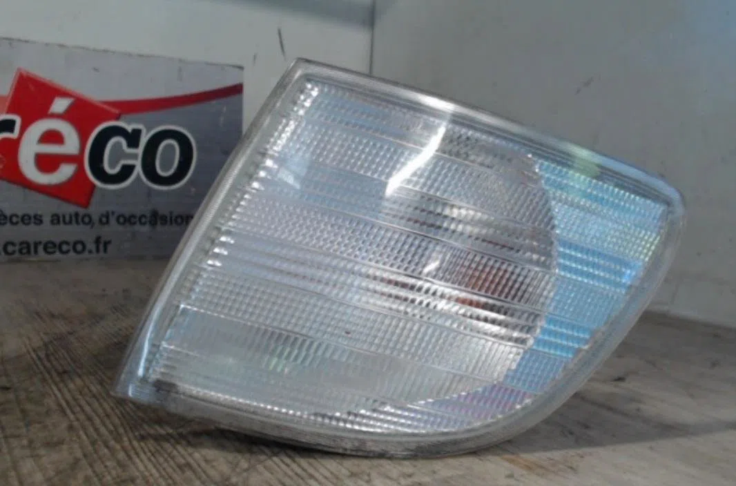 Clignotant gauche MERCEDES VITO 638  VITO 638 occasion — photo 2