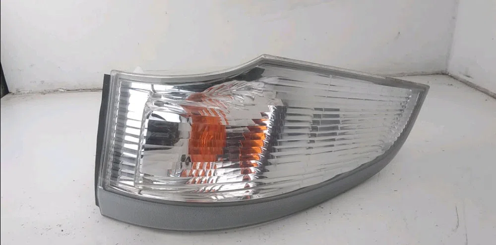 Clignotant gauche MITSUBISHI CANTER occasion — photo 3