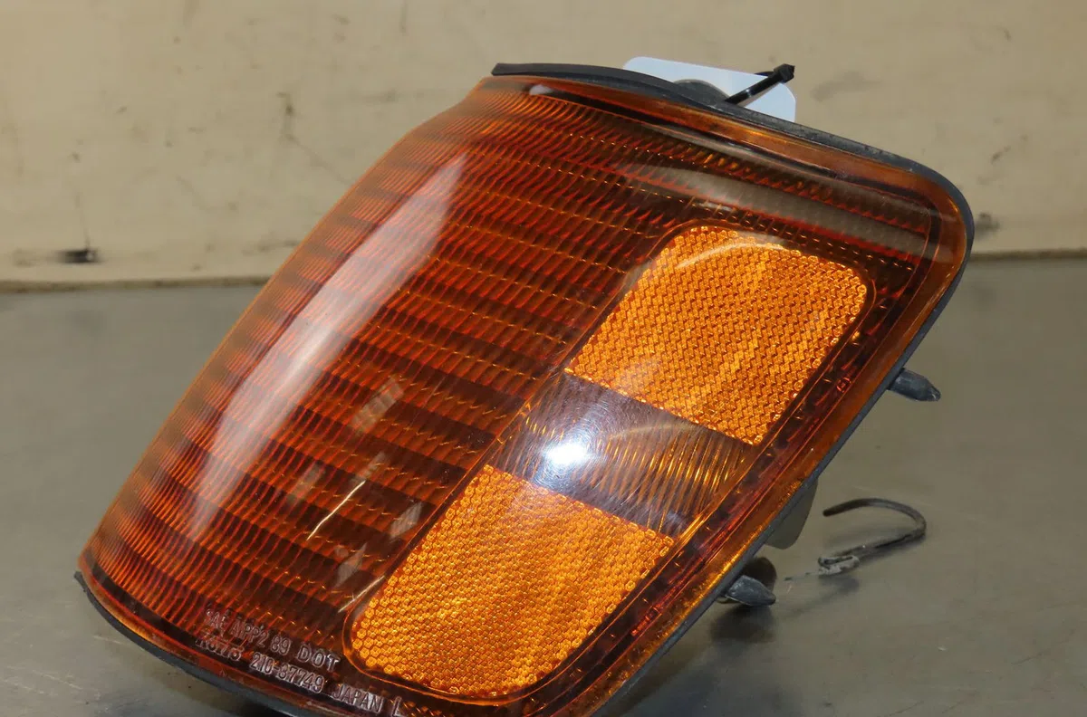 Clignotant gauche MITSUBISHI PAJERO II occasion