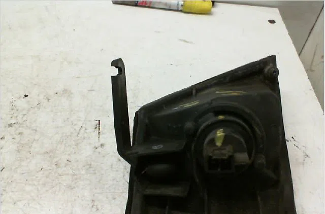 Clignotant gauche NISSAN ALMERA I Phase 2 04-1998--03-2000 occasion — photo 2
