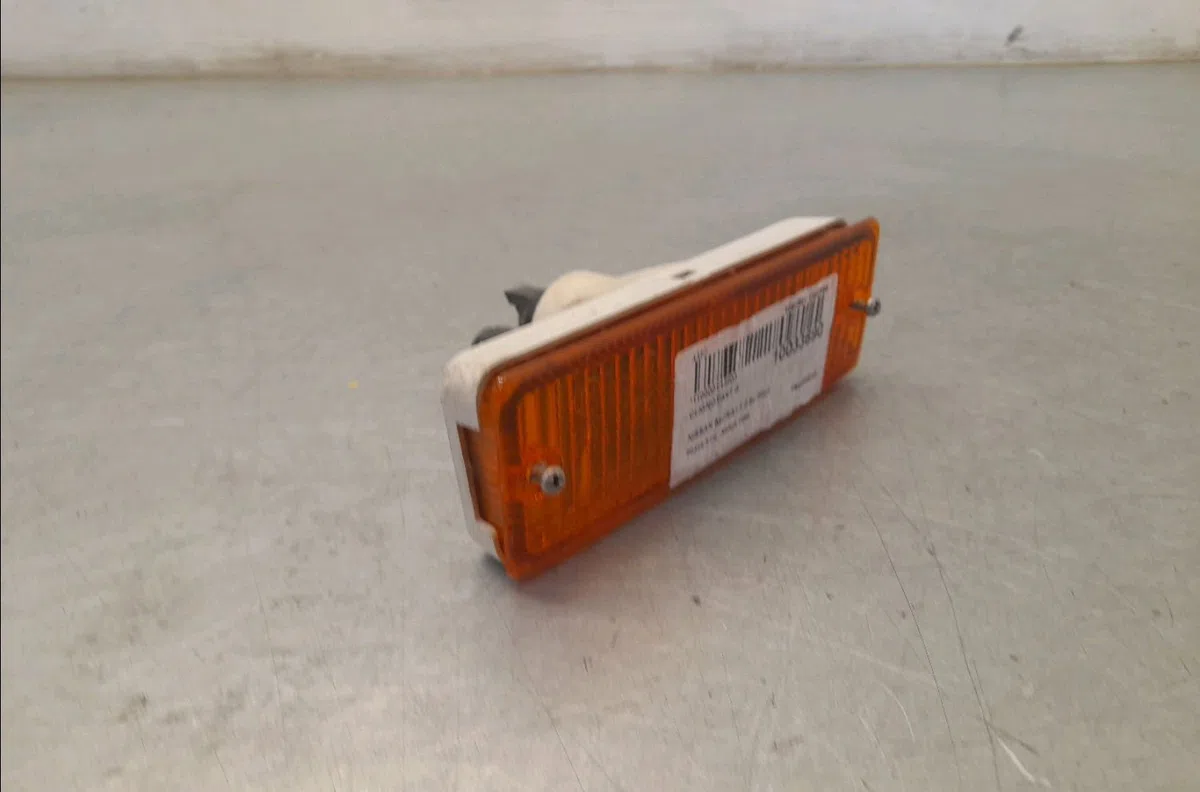 Clignotant gauche NISSAN MICRA I  1.0 8v 50ch occasion