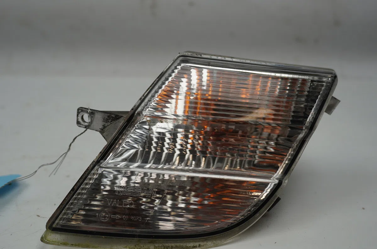 Clignotant gauche Nissan MICRA III (K12) 1.2 16v (2003-2010) occasion — photo 2
