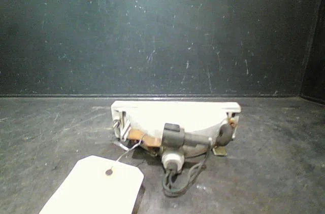 Clignotant gauche Nissan TERRANO I (WD21) 2.7 td 4wd (1989-1996) occasion — photo 2