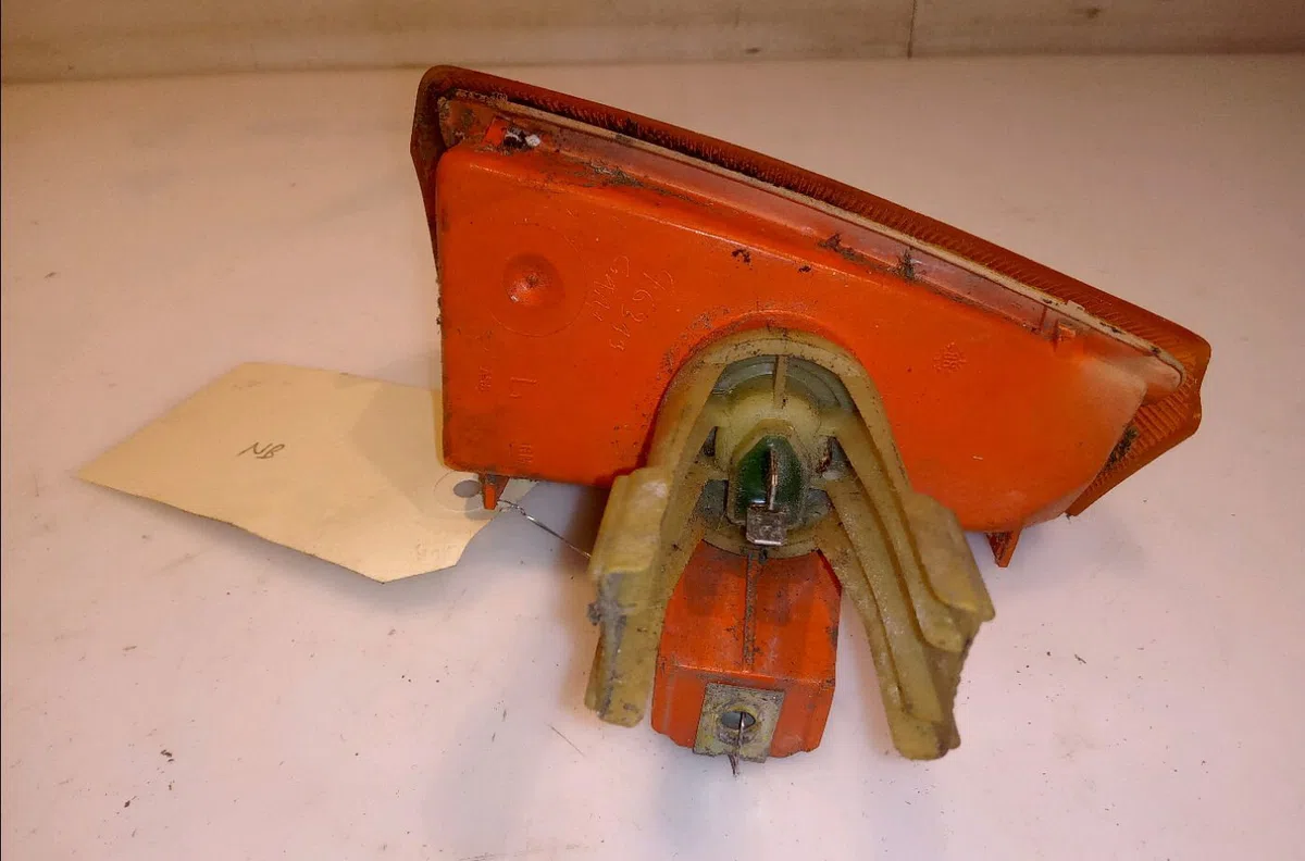 Clignotant gauche Opel KADETT E 3-5 portes (T85) 1.6 s (c08, c48, d08, d48) (1986-1991) occasion — photo 2