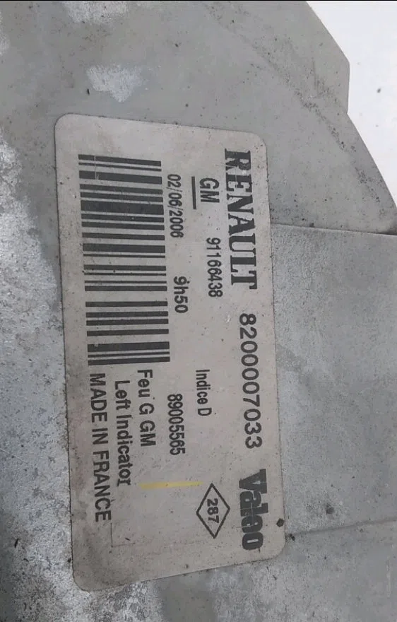Clignotant gauche Opel VIVARO A Fourgon (X83) 2.5 dti (f7) (2003-2010) occasion — photo 2