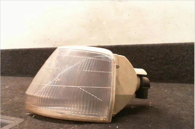 Clignotant gauche Peugeot 106 I (1A, 1C) 1.0 (1991-1996) occasion — photo 2