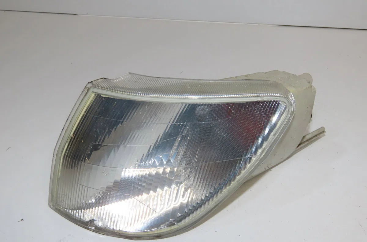 Clignotant gauche Peugeot 306 3-5 portes (7A, 7C, N3, N5) 1.4 (1993-2001) 5 portes occasion — photo 2