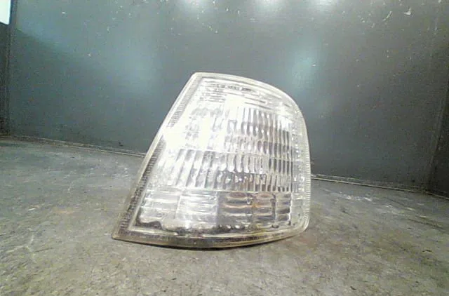 Clignotant gauche Peugeot 405 II (4B) 1.6 (1992-1995) occasion