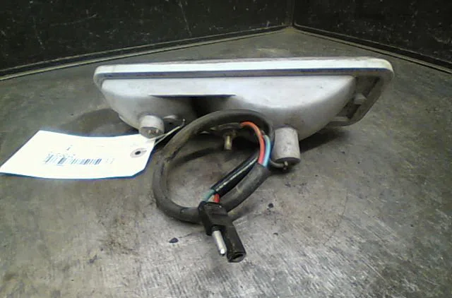 Clignotant gauche Peugeot J5 Camion plate-forme-Châssis (290L) 2.5 d (1990-1994) occasion — photo 2