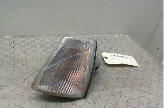 Clignotant gauche Renault CLIO I (B-C57_, 5-357_) 1.2 (b-c-s57a, b-c57s, 5-357f, 5-357j, 5-357l, 5-357r) (1990-1998) 5 portes occasion — photo 2
