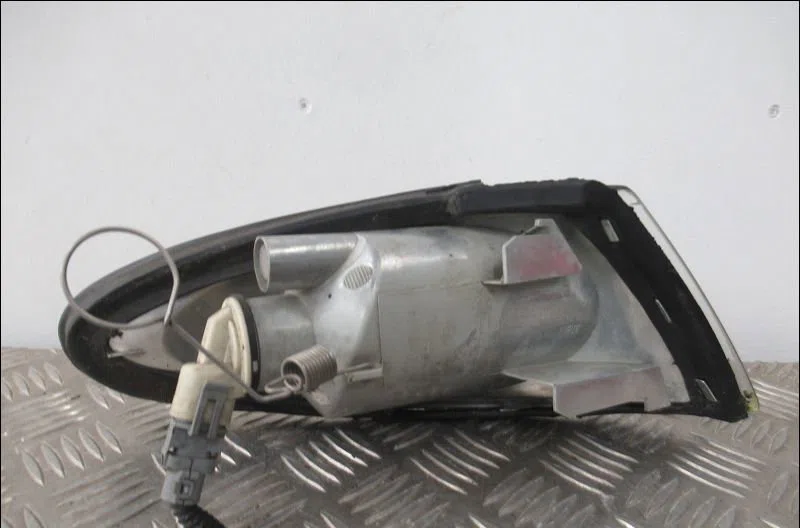 Clignotant gauche Renault ESPACE III (JE0_) 2.0 16v (je0n, je0l, je02) (1998-2002) occasion — photo 3