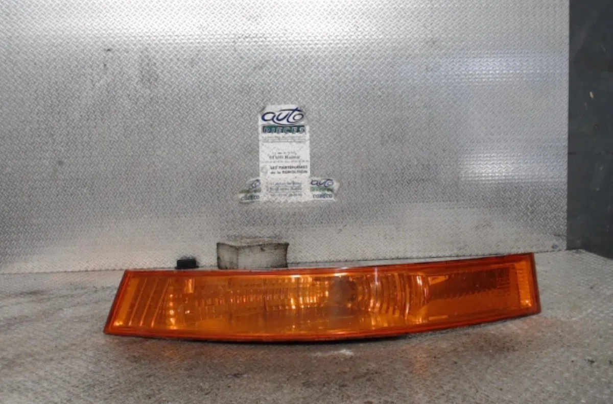 Clignotant gauche RENAULT MASTER 2  MASTER 2 PHASE 3 occasion — photo 2