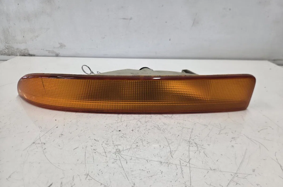 Clignotant gauche RENAULT MASTER 2 PHASE 1 occasion — photo 2