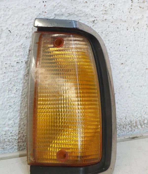 Clignotant gauche RENAULT R14 PHASE 2 occasion — photo 2
