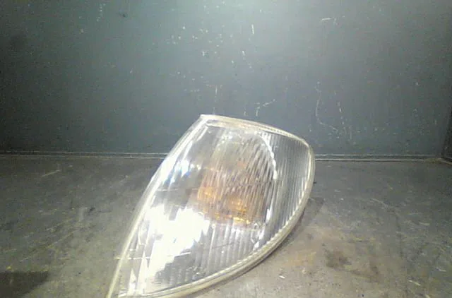 Clignotant gauche Renault SCÉNIC I Monospace (JA0-1_, FA0_) 1.9 dti (ja0n) (1999-2003) occasion — photo 2