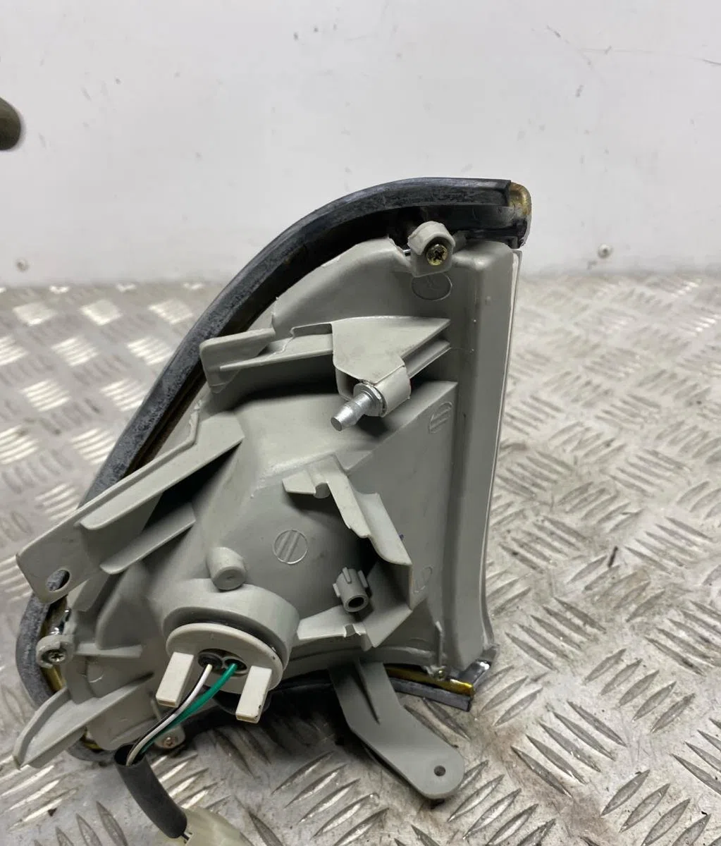 Clignotant gauche TOYOTA LAND CRUISER 2 J70 PHASE 1 occasion — photo 2