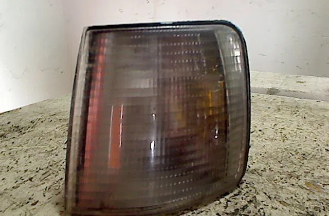 Clignotant gauche VOLKSWAGEN PASSAT 1989 occasion