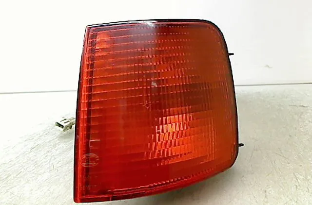 Clignotant gauche Volkswagen PASSAT B3-B4 (3A2, 35I) 1.6 td (1988-1993) occasion
