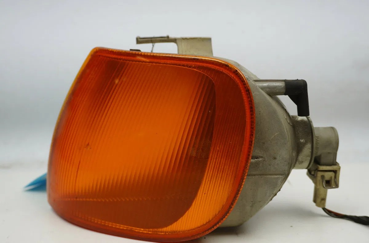 Clignotant gauche Volkswagen POLO (6N2) 1.4 (1999-2001) 5 portes occasion