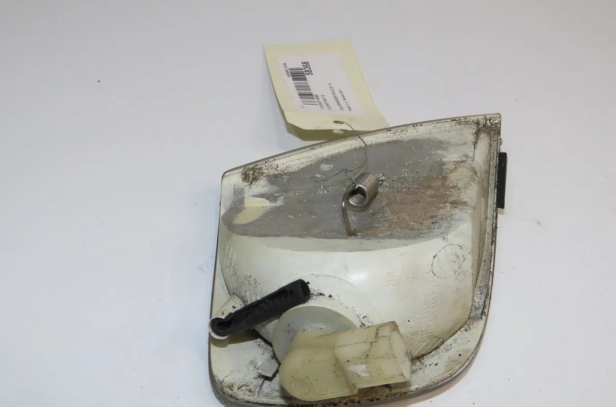 Clignotant gauche Volkswagen POLO (6N2) 1.4 (1999-2001) 5 portes occasion — photo 2