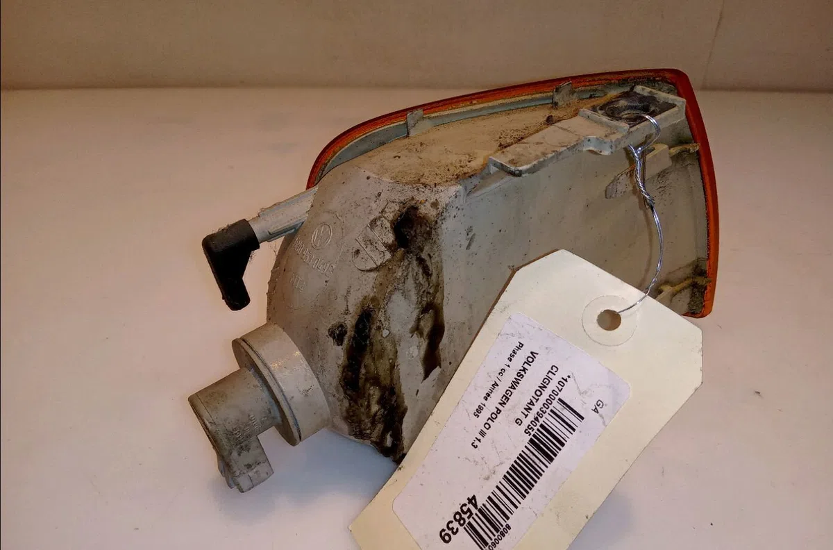 Clignotant gauche Volkswagen POLO III (6N1) 55 1.3 (1994-1997) occasion