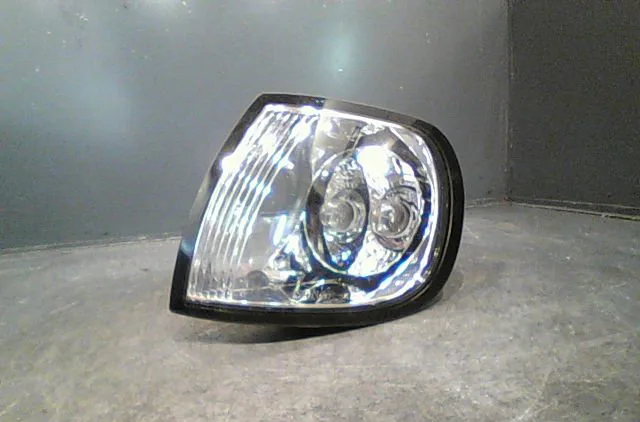 Clignotant gauche Volkswagen POLO III (6N1) 55 1.3 (1994-1997) occasion