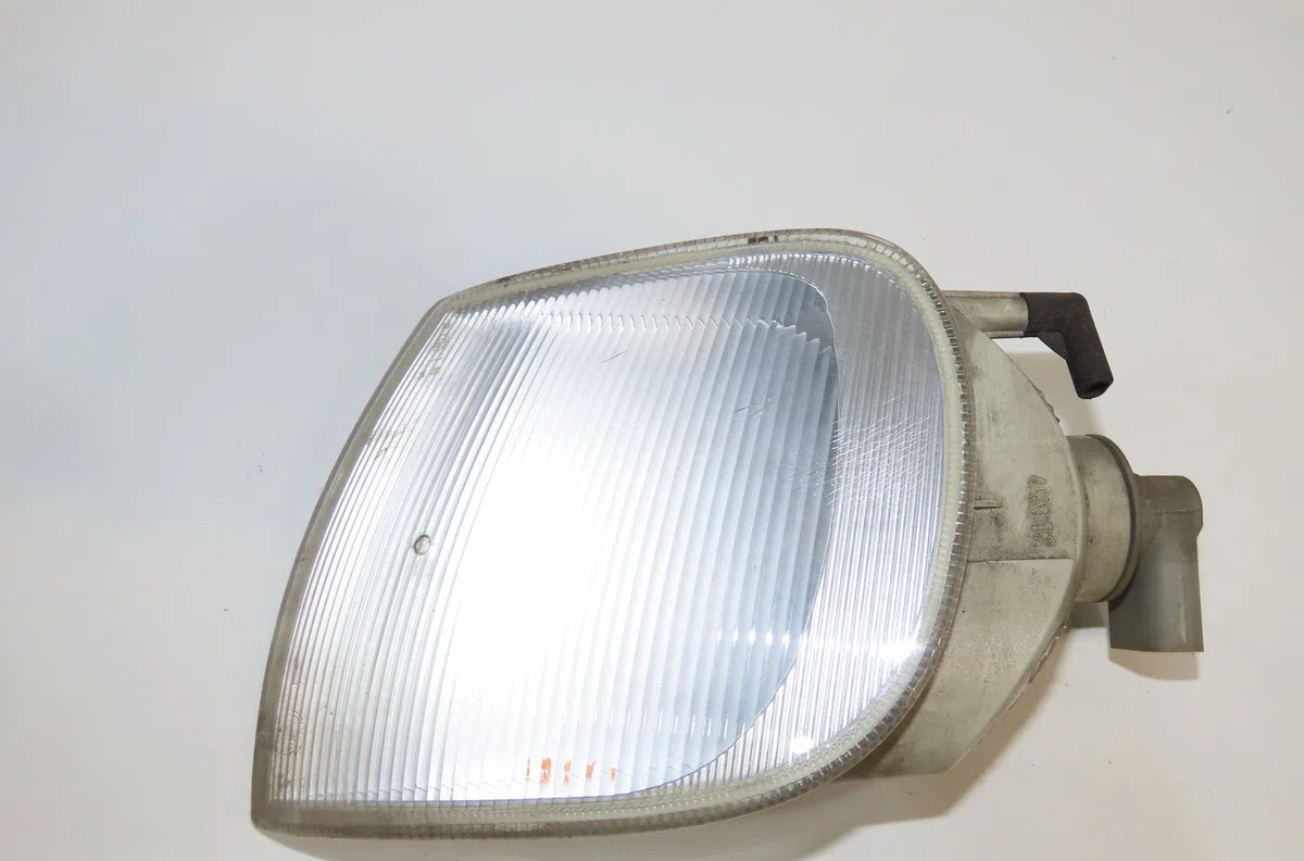 Clignotant gauche Volkswagen POLO III (6N1) 60 1.4 (1995-1999) occasion