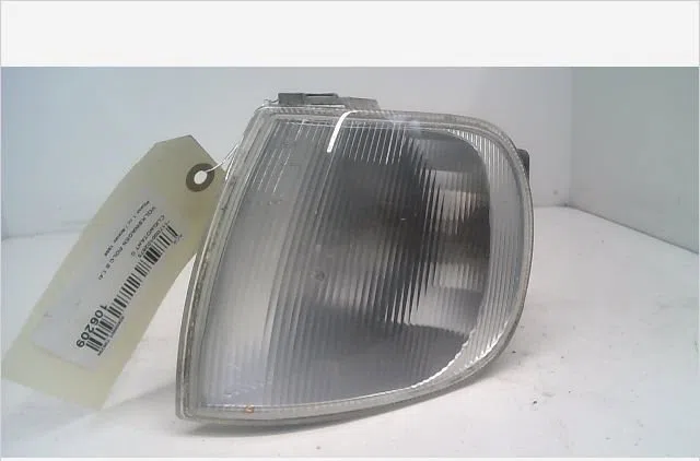 Clignotant gauche Volkswagen POLO III (6N1) 60 1.4 (1995-1999) occasion — photo 3
