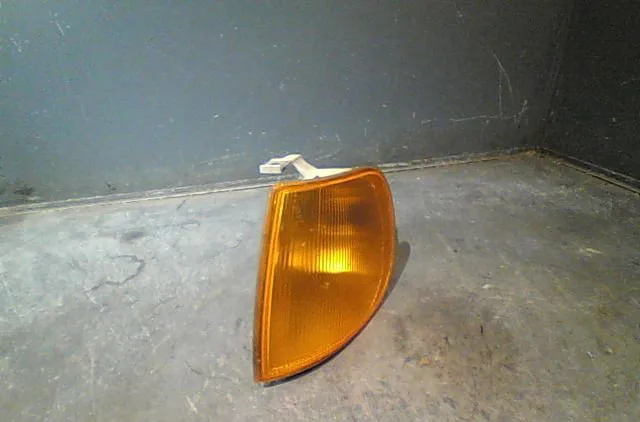 Clignotant gauche Volkswagen POLO III (6N1) 75 1.6 (1994-1999) occasion