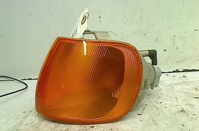 Clignotant gauche Volkswagen POLO III (6N1) 75 1.6 (1994-1999) occasion