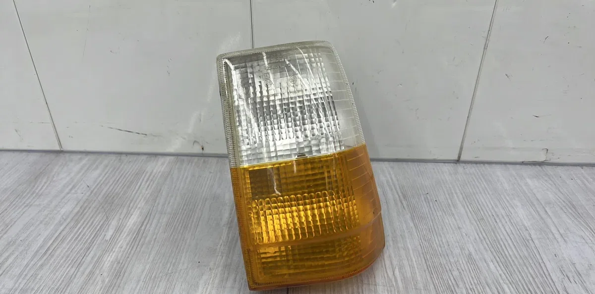 Clignotant gauche VOLVO 740 PHASE 2 BREAK occasion — photo 2