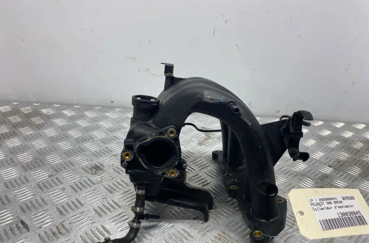 Collecteur admission PEUGEOT 306 BREAK occasion — photo 4