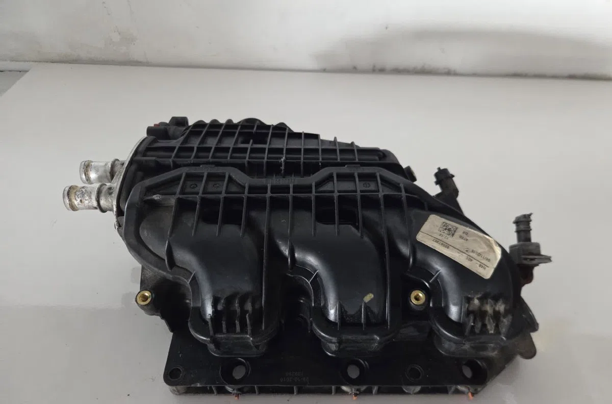 Collecteur admission RENAULT TWINGO 3 PHASE 1 occasion — photo 2