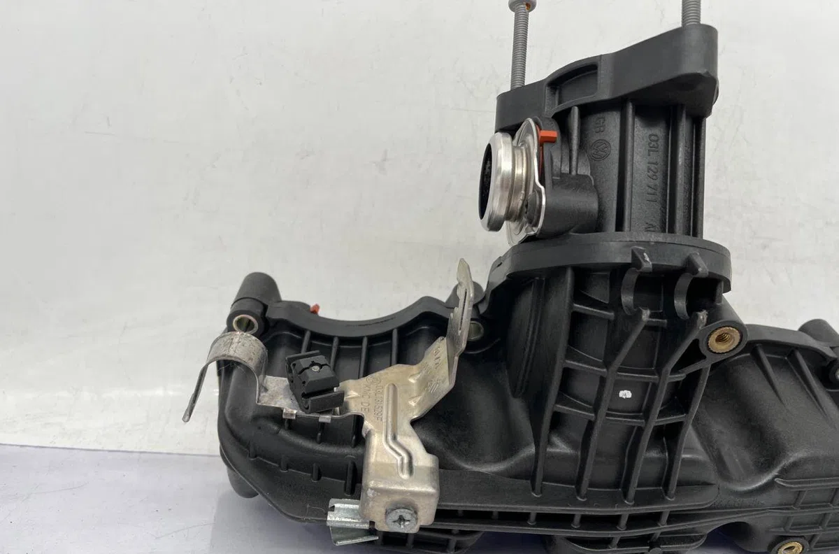 Collecteur admission VOLKSWAGEN POLO 5 PHASE 1 occasion — photo 3