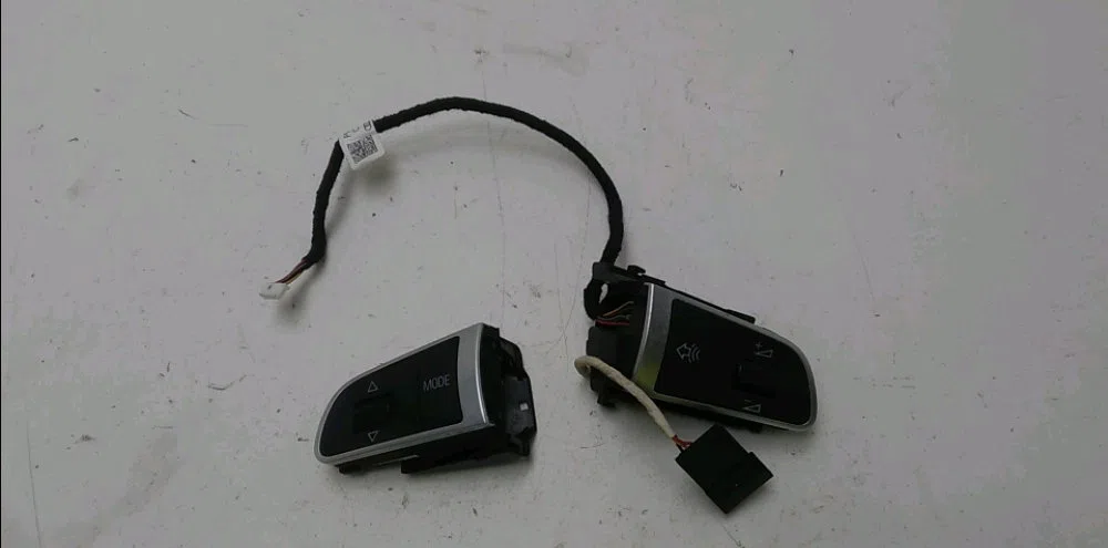 Commande autoradio Audi A3 Décapotable (8P7) 2.0 tdi (2008-2013) occasion — photo 2
