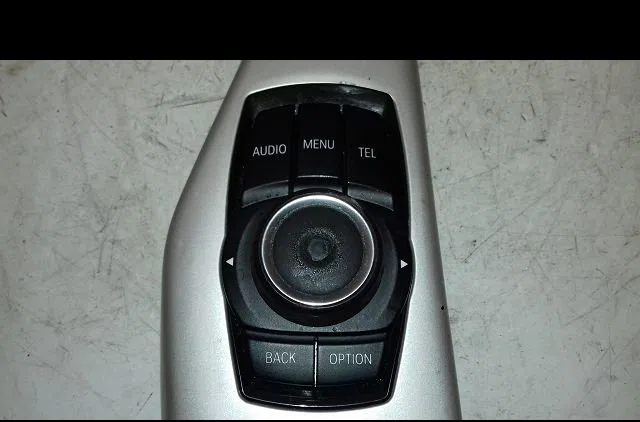 Commande autoradio Bmw 1 (F20) 116 i (2015-2019) occasion — photo 2
