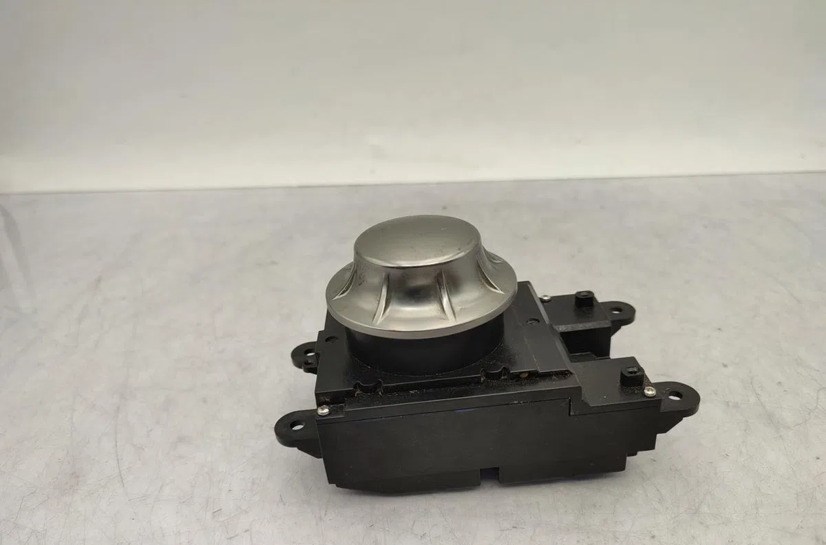 Commande autoradio BMW SERIE 5 E60 PHASE 2 occasion — photo 2