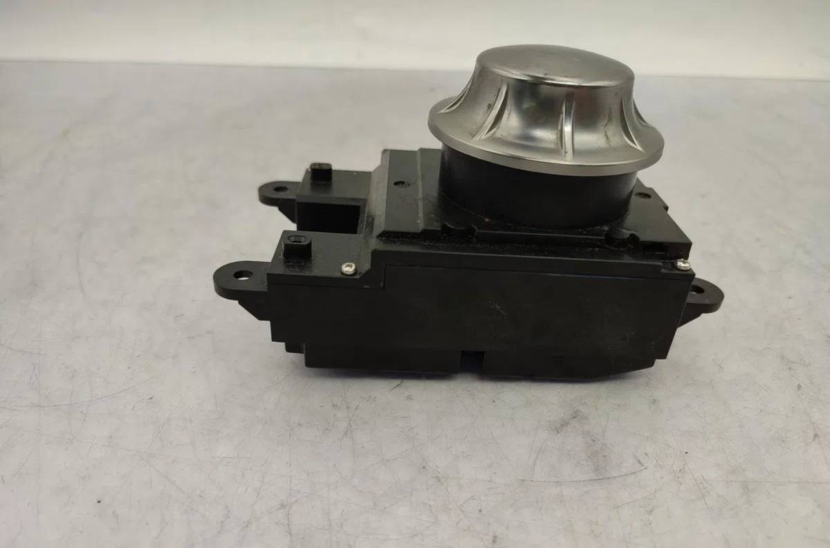 Commande autoradio BMW SERIE 5 E60 PHASE 2 occasion — photo 4