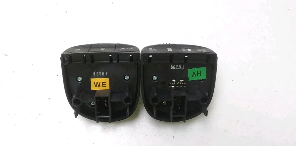 Commande autoradio Chevrolet LACETTI (J200) 2.0 d (2007) occasion — photo 2