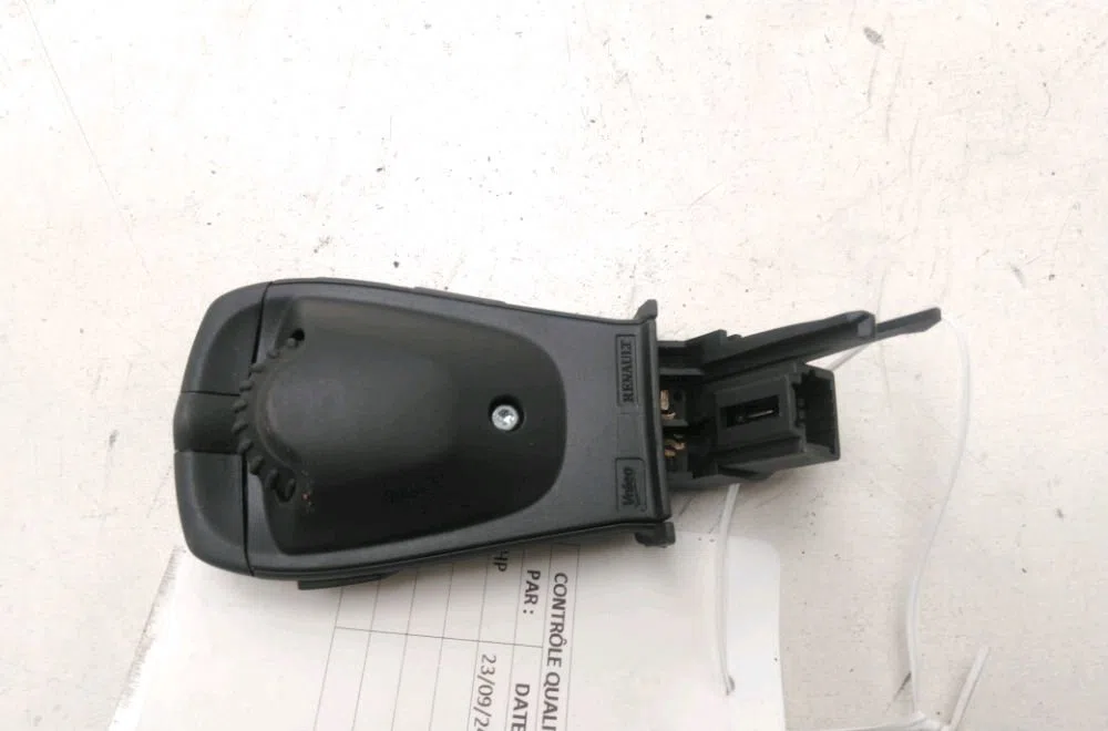 Commande autoradio Dacia DUSTER (HM_) 1.3 tce 130 (hmmf) (2019) occasion — photo 2