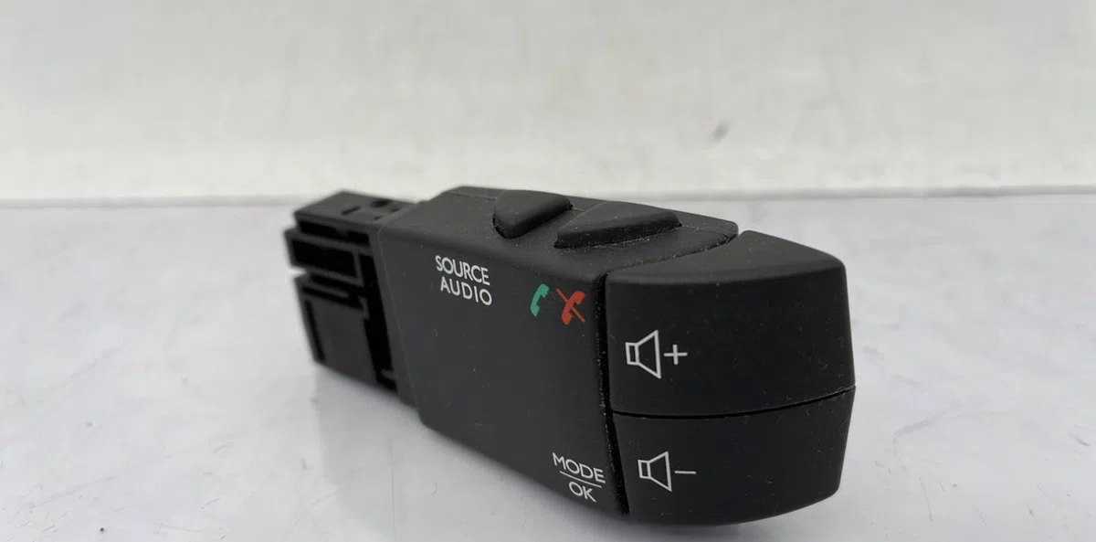 Commande autoradio DACIA LODGY PHASE 1 occasion — photo 3