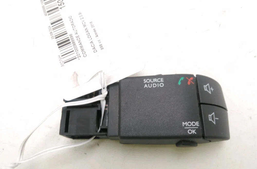 Commande autoradio Dacia LOGAN MCV II Tce 90 (k8m1) (2013) occasion