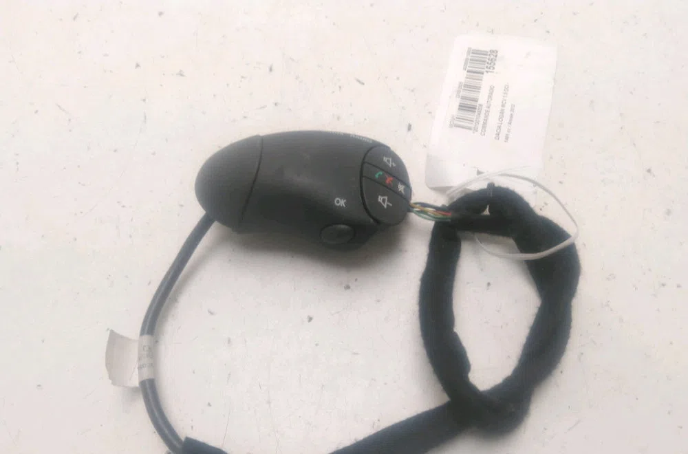 Commande autoradio Dacia LOGAN MCV (KS_) 1.5 dci (ks04) (2010-2013) occasion — photo 2