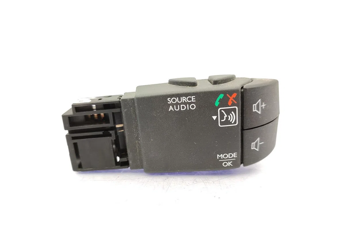 Commande autoradio DACIA SANDERO 2 PHASE 2 occasion