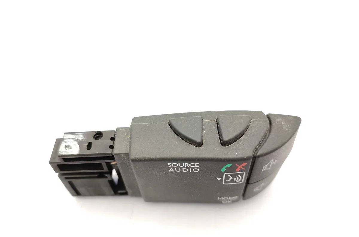 Commande autoradio DACIA SANDERO 2 PHASE 2 occasion