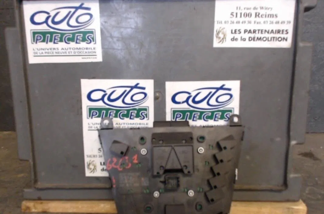 Commande autoradio FORD B-MAX  B-MAX occasion — photo 2