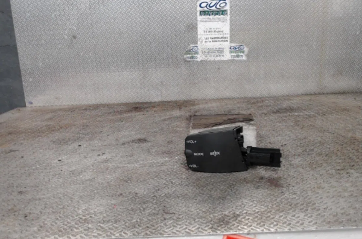 Commande autoradio FORD C-MAX 1 PHASE 2 occasion — photo 2