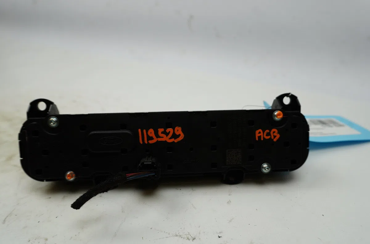 Commande autoradio Ford FIESTA VII (HJ, HF) 1.0 ecoboost (2017) occasion